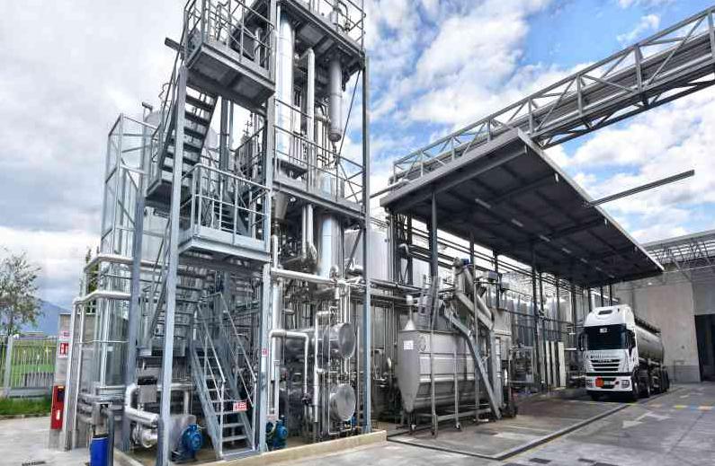 Oil solvent extraction