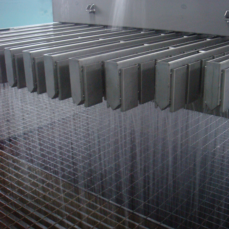 slot liquid distributor