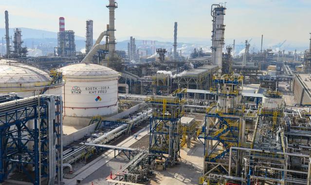 Plastic oil recycling plant